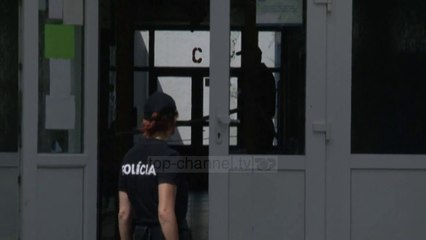 Top News - Sulm në shkollë/ Vritet mësuesi, plagosen fëmijë