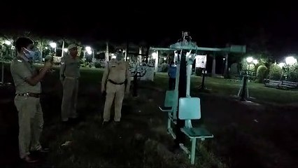 झांसी के पार्क में अपने आप चल पड़े झूले? वायरल वीडियो की जांच के लिए दौड़ा प्रशासन
