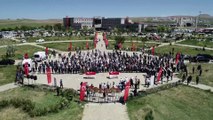 (DRONE) Çatak'taki terör saldırısında şehit olan 2 işçi için tören düzenlendi - VAN