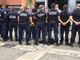 Les policiers déposent leurs menottes à terre devant l'hôtel de police de Toulouse