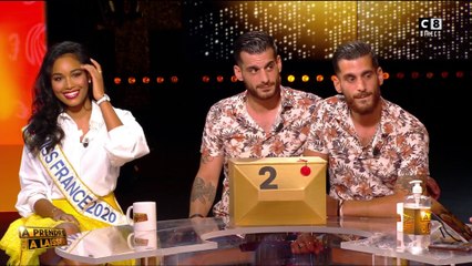 Les jumeaux et Miss France affrontent le banquier dans "À prendre ou à laisser"