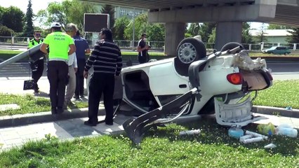 Çarpışan 2 otomobilin sürücüsü kazadan yara almadan kurtuldu - SİVAS
