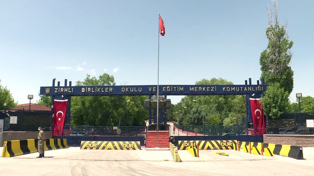 Başkente yeni celplerle gelen erler sıkı sağlık kontrolleriyle birliklerine alınıyor (2) - ANKARA