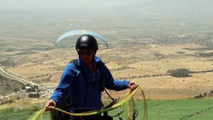 Pamukkale'de yamaç paraşütü uçuşlarına ilgi - DENİZLİ