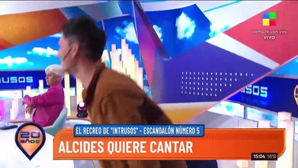 Alcides presenta su nuevo hit contra el coronavirus: "Que se vaya, que se vaya"