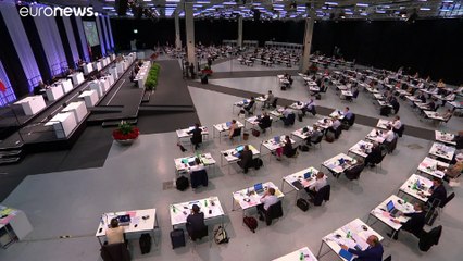 Parlamento suíço aprova casamento homossexual