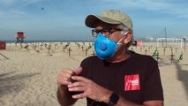 Tumbas en playa de Copacabana para honrar a muertos de covid-19 en Brasil