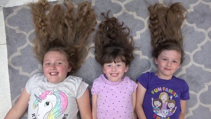 Sophia, Isabella e Alice Quem tem cabelo mais longo - Diversão com Blume Surprise Toys