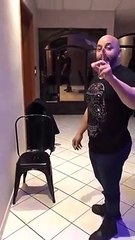 Lupillo Rivera se avienta el #SillaChallenge