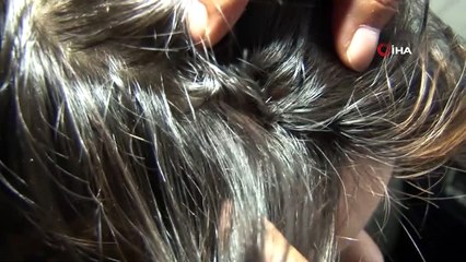 Arkadaşıyla parkta otururken sopalı saldırıya uğradı