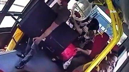 Gündüz vakti çaldığı televizyonla sokakta gezip dolmuşa bindi