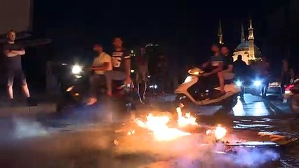 تظاهرات ضد السلطة في لبنان بعد انخفاض غير مسبوق لليرة اللبنانية مقابل الدولار