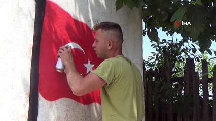 Sanatını Alaçam duvarlarına işliyor