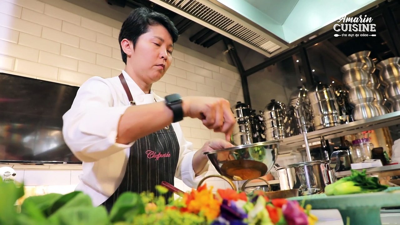 Open kitchen with Celebrity Chef by Amarin Cuisine เชฟปู ปูริดา ธีระพงษ์