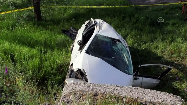 Zara'da otomobil devrildi: 2 ölü, 2 yaralı - SİVAS