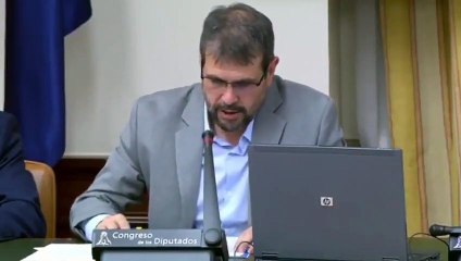 El nuevo consejero podemita de la CNMC reconoce del puesto para el que le han nombrado no tiene ni idea, pero que se lo queda para que haya "pluralidad"