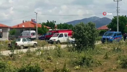 Cinnet getiren şahıs eşi ve 2 çocuğunu öldürdükten sonra intihar etti
