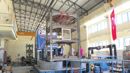 Patentli ve tescilli sismik izolatör "Deprem Fatihi" test edildi - İSTANBUL