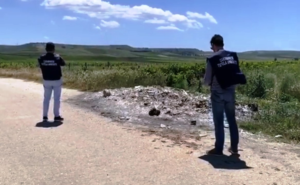 Marsala (TP) - Rifiuti sversati e bruciati in aree agricole: arrestati due imprenditori (12.06.20)