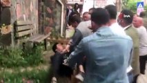 Bolu’da eşiyle tartışan adama vatandaşlardan sert tepki