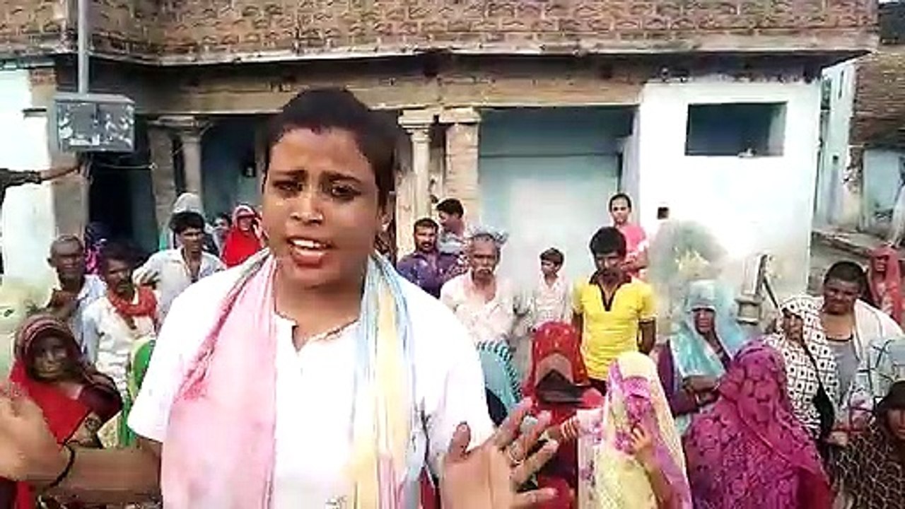 गांव की प्रधान और सचिव मिलकर खा रहे ग्राम विकास का पैसा