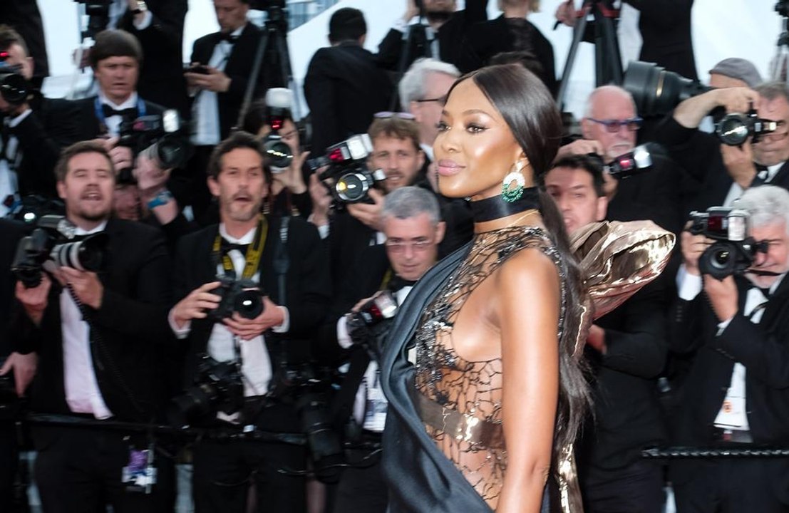 Naomi Campbell wears lipstick to work out