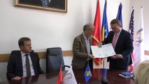 Universiteti i Gjakovës ndan çmimin “Din Mehmeti” për profesorin Anton N.  Berisha-Lajme