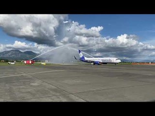 Vjen Charteri me turistët e parë në aeroportin “Nënë Tereza”