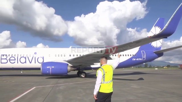 Mbërrijnë 198 turistët e parë pas 3 muaj mbylljeje prej COVID ,vjen charter-i i parë nga Bjellorusia