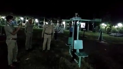 झांसी के पार्क में अपने आप चल पड़े झूले? वायरल वीडियो की जांच के लिए दौड़ा प्रशासन