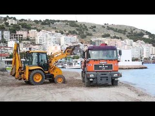 Report TV -Pastrimet në plazhet publike, Klosi: Po u rikthejmë detin banorëve të Sarandës