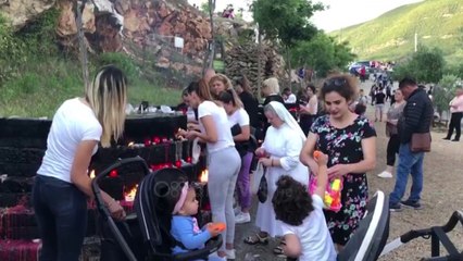 Ora News - Të gjithë në Laç për të marrë bekimin e shenjtit Shën Ndou