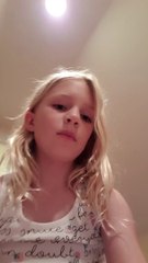 Sophia e Isabella Brincando a Noite