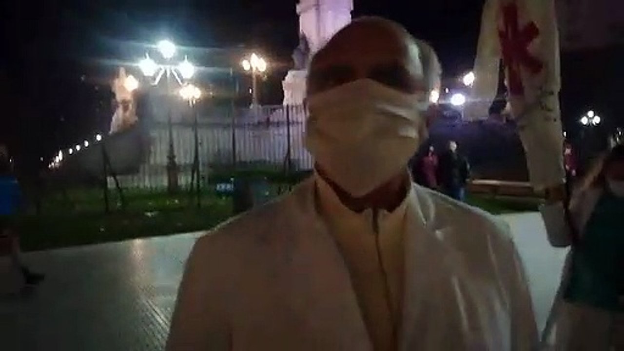 "Nos estamos quedando sin camas de terapia intensiva": bocinazo de médicos frente al Congreso