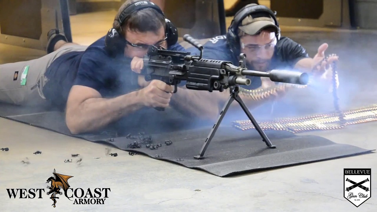 700 round burst through an M249 SAW!  Weapons World