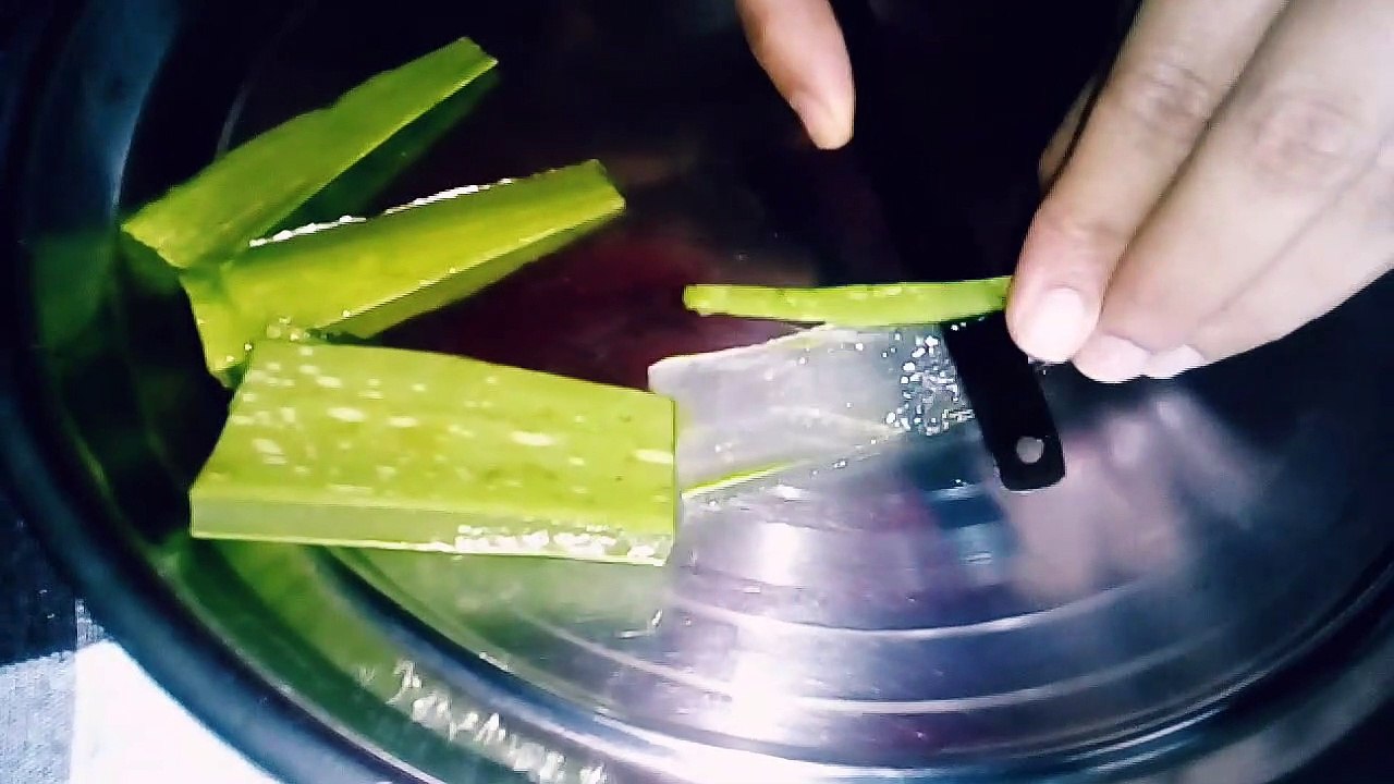 Aloe vera and white onion for hair growth, dandruff and stop hair fall in Marathi