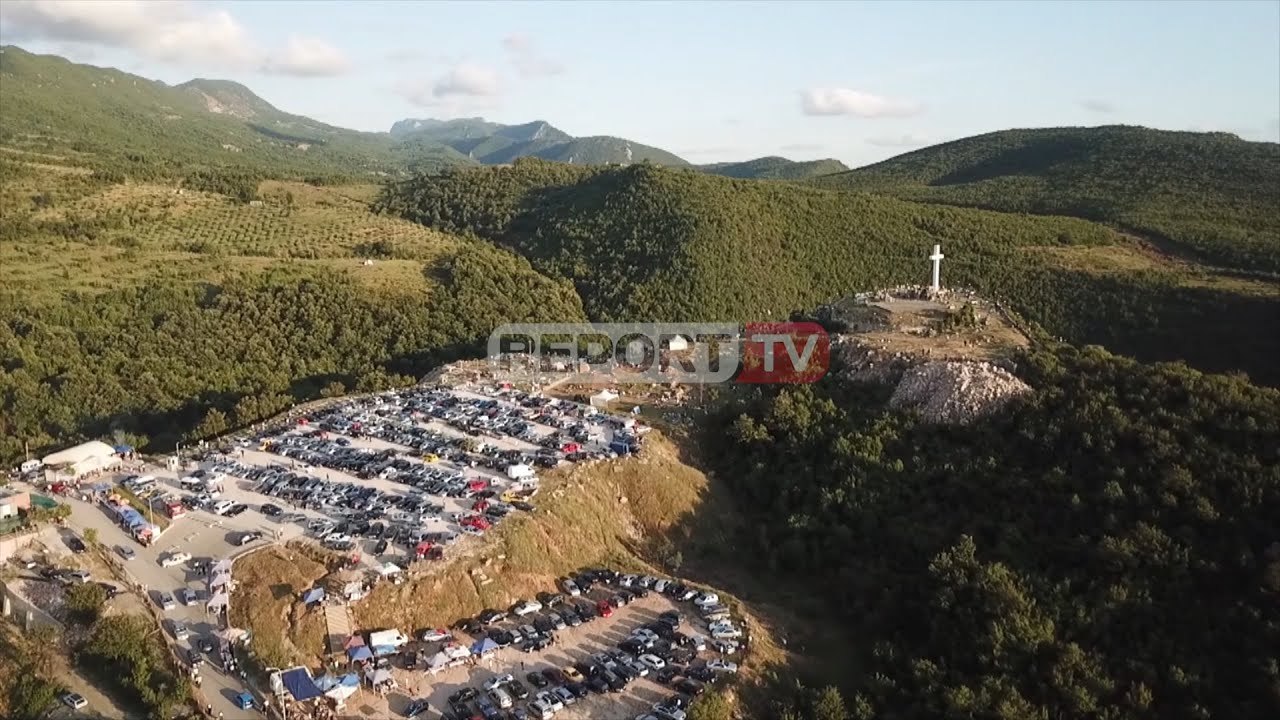 Dita e 'Shna Ndout'/Besimtarët kalojnë natën pranë Kishës  Shna Ndout, COVID ul numrin e pelegrinëve