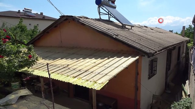 Düğünden evlerine dönen çift çöken tavanla hayatlarının şokunu yaşadı