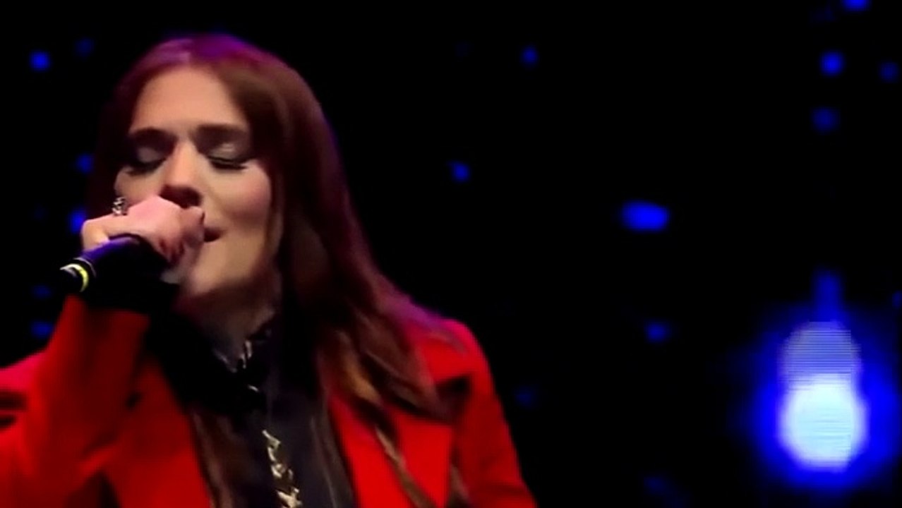 Demet Akalın 'Mihriban' şarkısını söyledi, Musa Eroğlu sosyal medyada gündem oldu