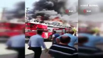 Sultanbeyli'de iki binanın çatısında yangın