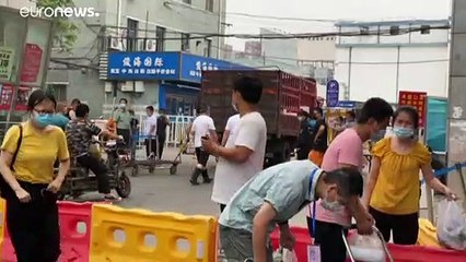 Koronavírus-vészhelyzet Peking legnagyobb piacán