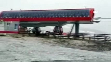 Haziran ayında Erciyes Dağı'na kar yağdı