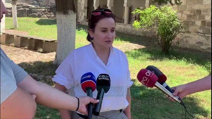 Dëmtohen kolonat e Apolonisë/ Autoritetet nisin hetimet pas shembjes - Vizion Plus