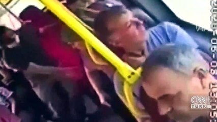 Çaldığı TV ile minibüse bindi | Video