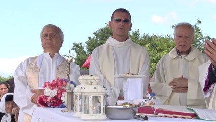 Tải video: Mesazhi i Kishës Katolike: Hakmarrja është fitorja e dashurisë, jo të vrasësh atë që të ka vrarë