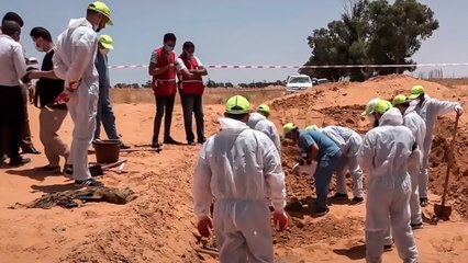 مطالبات دولية بالتحقيق.. قبور جماعية خلفها حفتر لمعارضيه غرب ليبيا