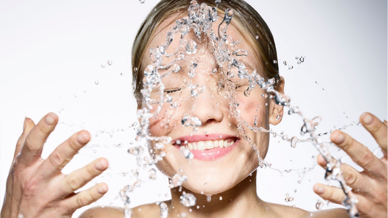 You Can't Make A Zit Disappear, But Here's How To Make It Less Noticeable