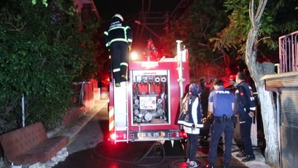 Uşak'ta bir evde çıkan yangında hasar oluştu