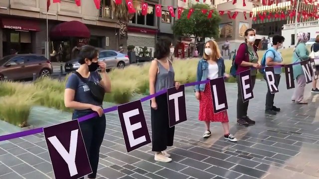 Kadınlar şiddete karşı sokaklarda: Kadın cinayetlerine karşı acil önlem