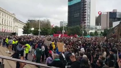 - Yeni Zelanda'da binlerce kişi ırkçılığa karşı yürüdü: 'Eşitliği şimdi görmek istiyoruz'